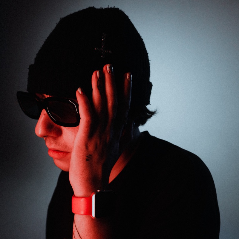 artist image uniqe, nkeeei feat. ARTEM SHILOVETS ТОЛПЫ КРИЧАТ ТОЛПЫ КРИЧАТ