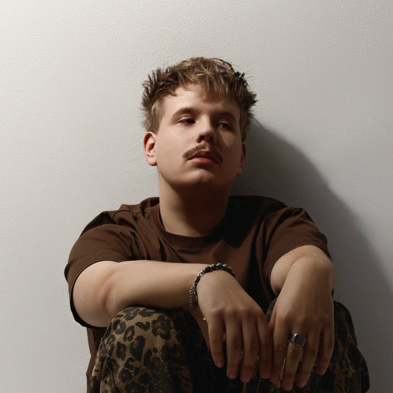 artist image Даниил Ким ветер крепчает ветер крепчает