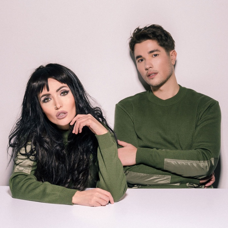 artist image Пара Нормальных мы побежим по улицам Москвы минус ЛЮБИМЫЕ ГОРОДА