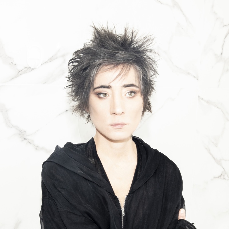 artist image Земфира пальто бордерлайн